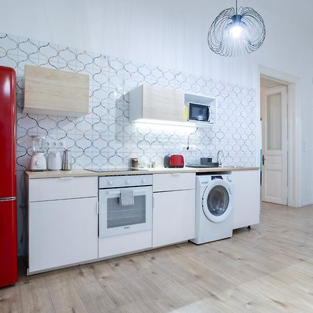 4-Bedroom Comfort Apartment In The Citycenter F38 Budapest Exterior foto